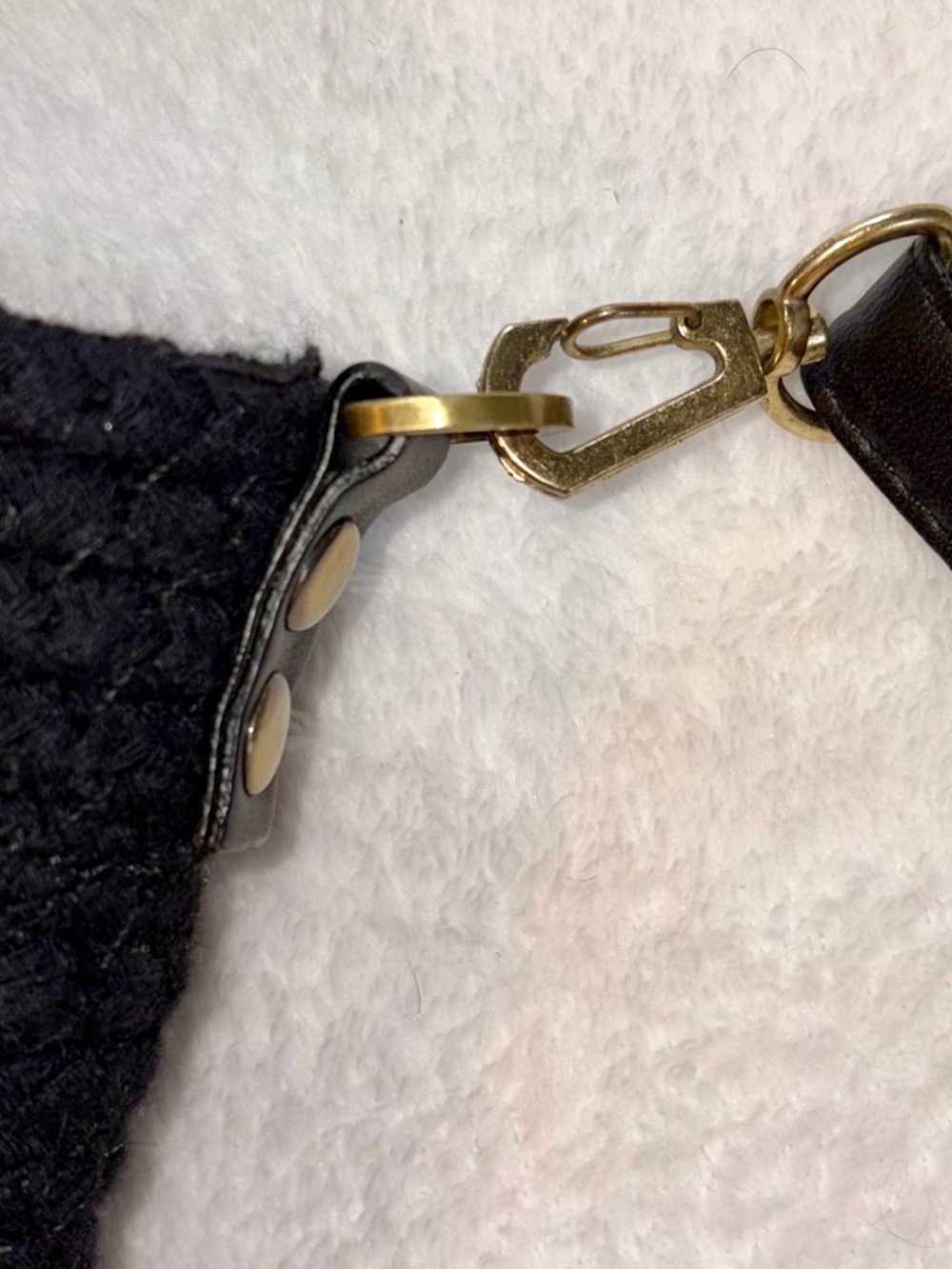 Elizabeth & James Bucket Crossbody Bag - Picture 8 of 12